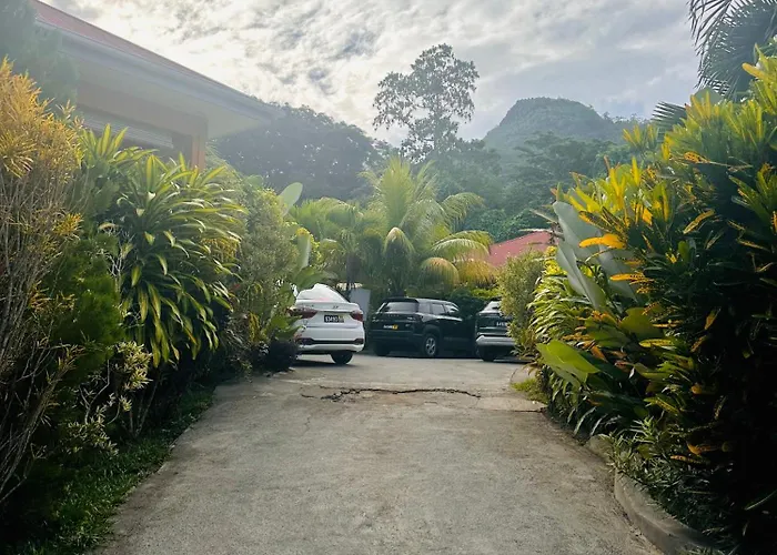 Alha * Baie Lazare (Mahe)
